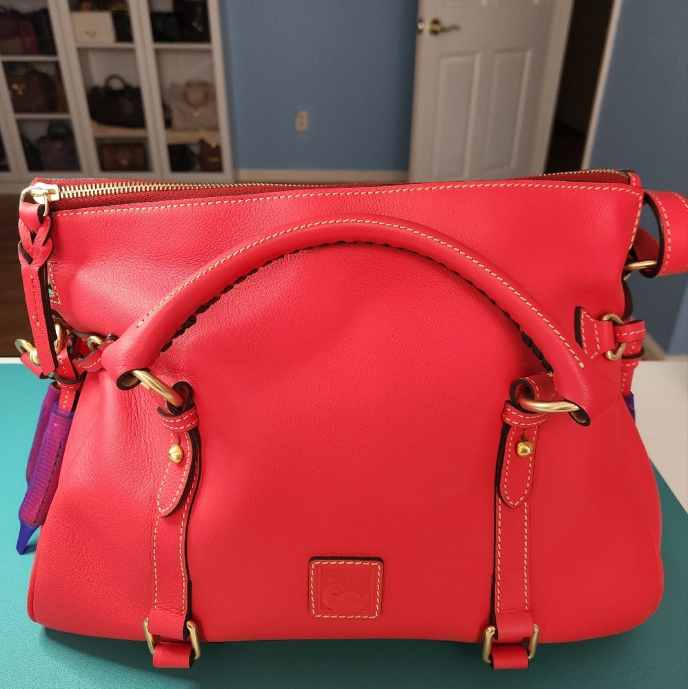 DOONEY AND BOURKE RARE Satchel in color Strawberry